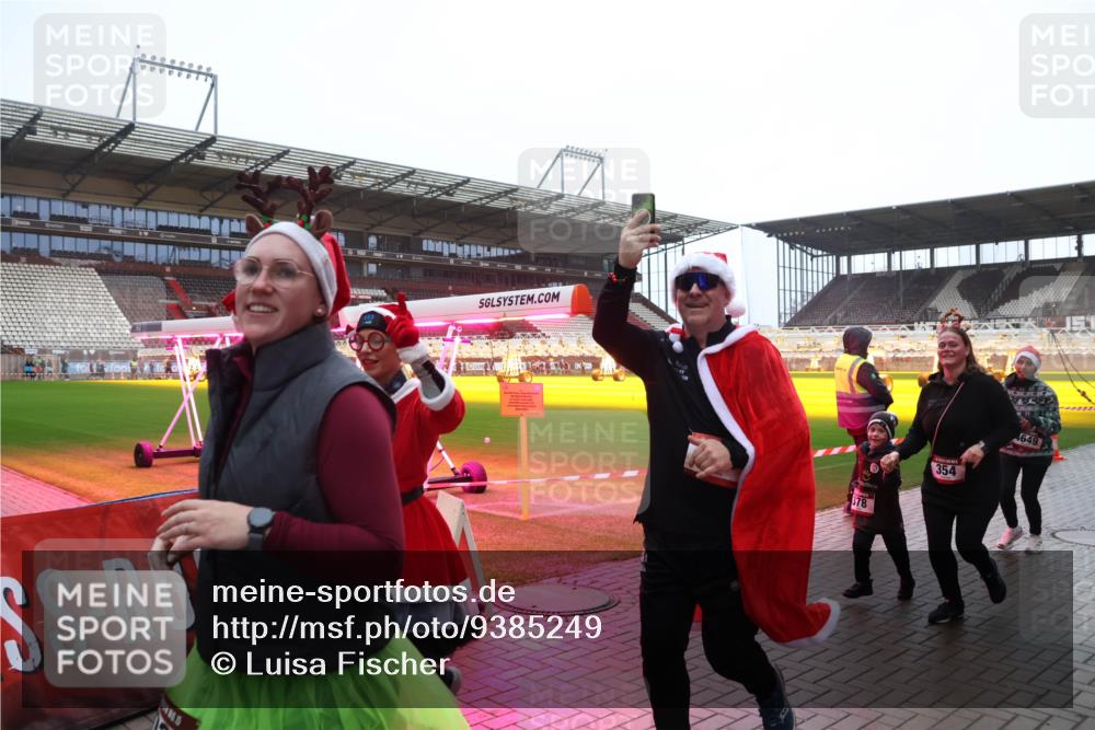 07.12.2025 - St. Pauli X-Mass-Run No. 15 Luisa Fischer http://msf.ph/oto/9385249 07.12.2025 11:34:12 Ziel 5, 378, 354, 4649, 56, 62, 72, 73, 85, 94, 103, 110, 142, 181, 229, 239, 260, 340, 349, 354, 378, 1361, 2056, 2219, 3139, 3166, 3169, 3253, 3254, 3448, 3549, 3601, 3737, 3740, 4649, 4844 meine-sportfotos.de