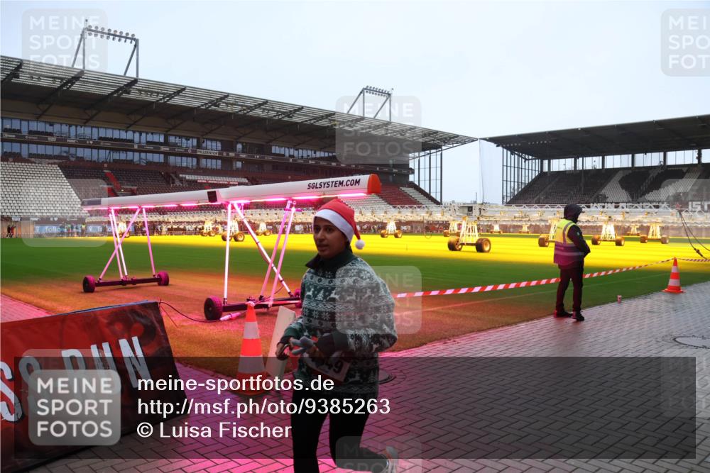 07.12.2025 - St. Pauli X-Mass-Run No. 15 Luisa Fischer http://msf.ph/oto/9385263 07.12.2025 11:34:14 Ziel 56, 62, 72, 73, 85, 94, 103, 110, 142, 181, 229, 239, 260, 340, 349, 354, 378, 1361, 2056, 2219, 3139, 3166, 3169, 3253, 3254, 3448, 3549, 3601, 3737, 3740, 4649, 4844 meine-sportfotos.de