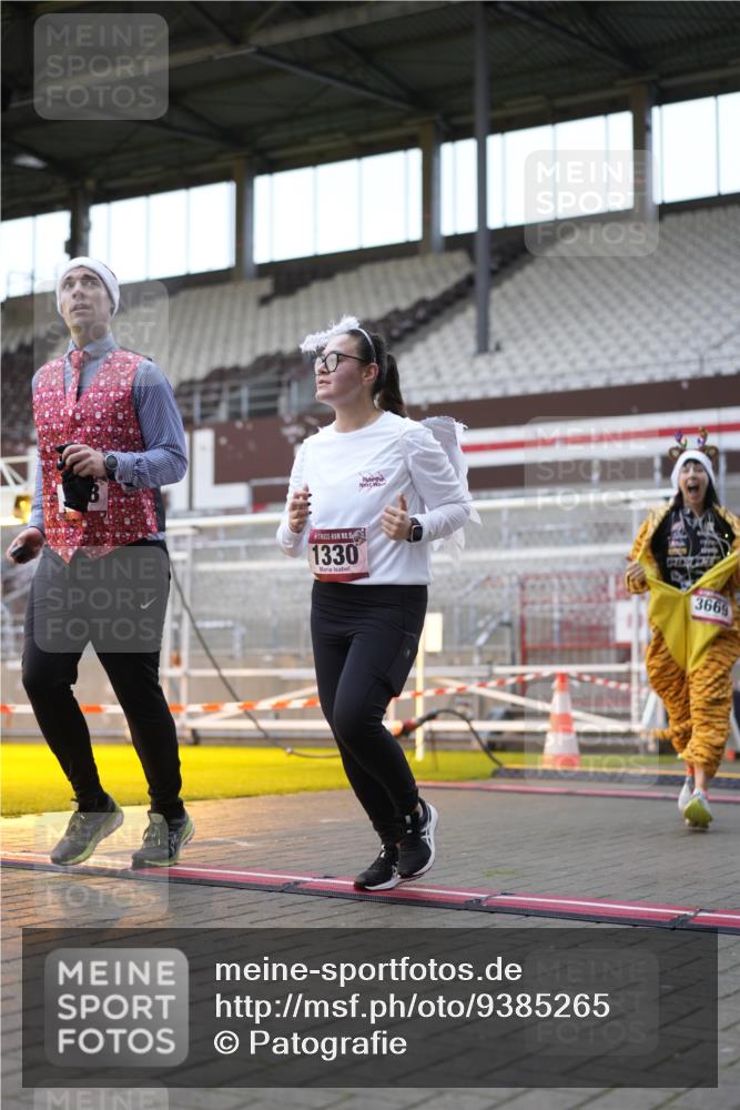 07.12.2025 - St. Pauli X-Mass-Run No. 15 Patografie http://msf.ph/oto/9385265 07.12.2025 10:28:51 Ziel 1095, 1308, 1330, 1566, 2046, 2051, 2397, 3669, 4073, 4265, 4291, 4414, 4446, 4449, 4450, 4543, 4544 meine-sportfotos.de