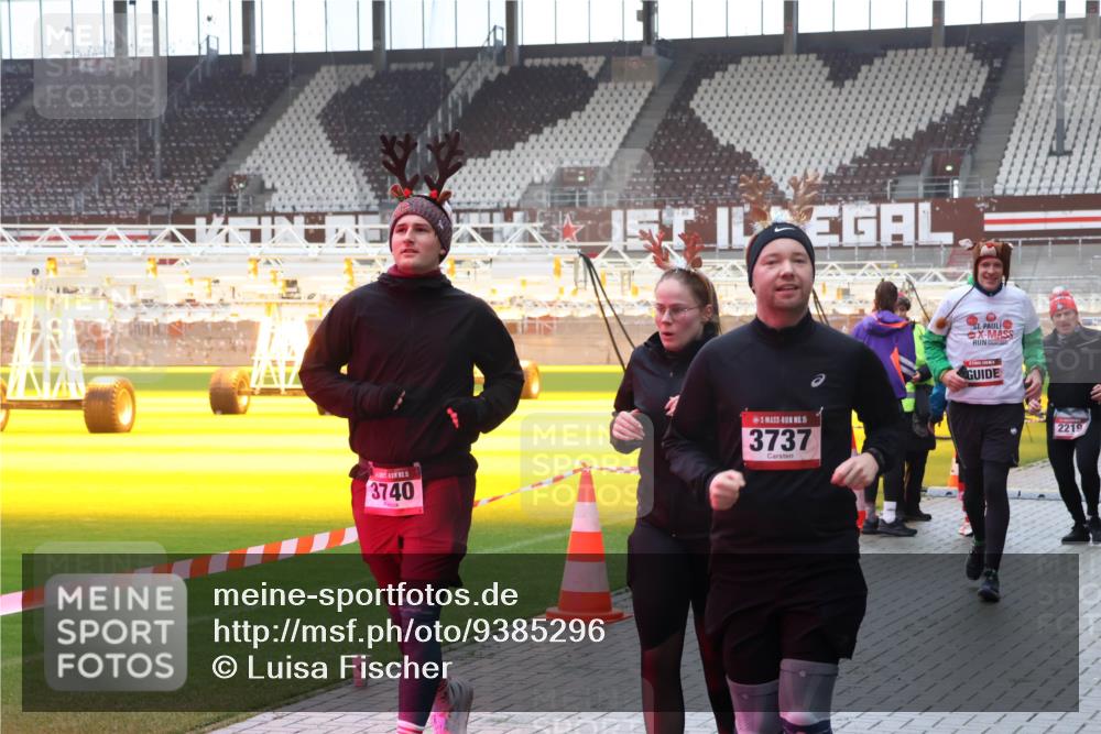 07.12.2025 - St. Pauli X-Mass-Run No. 15 Luisa Fischer http://msf.ph/oto/9385296 07.12.2025 11:34:22 Ziel 5, 3740, 15, 3737, 2219, 56, 62, 72, 73, 85, 94, 103, 110, 142, 181, 229, 239, 260, 340, 349, 354, 378, 820, 825, 864, 869, 871, 1001, 1361, 1710, 2056, 2219, 3139, 3253, 3254, 3448, 3549, 3601, 3737, 3740, 4649, 4844 meine-sportfotos.de