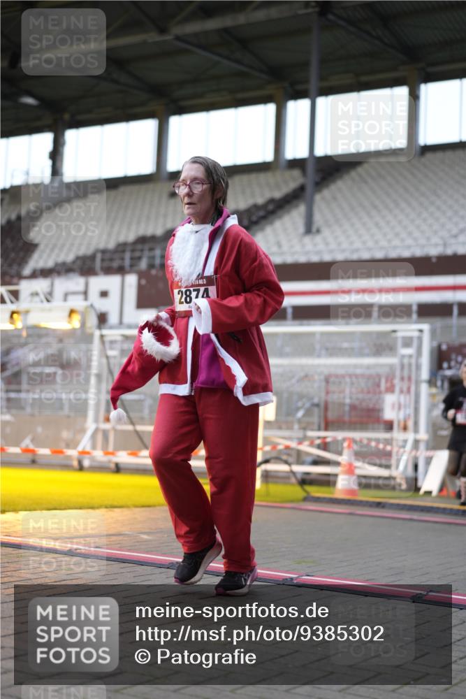 07.12.2025 - St. Pauli X-Mass-Run No. 15 Patografie http://msf.ph/oto/9385302 07.12.2025 10:28:59 Ziel 161, 165, 1308, 1330, 1566, 2397, 2874, 3669, 3938, 4073, 4265, 4291, 4446, 4543, 4544 meine-sportfotos.de