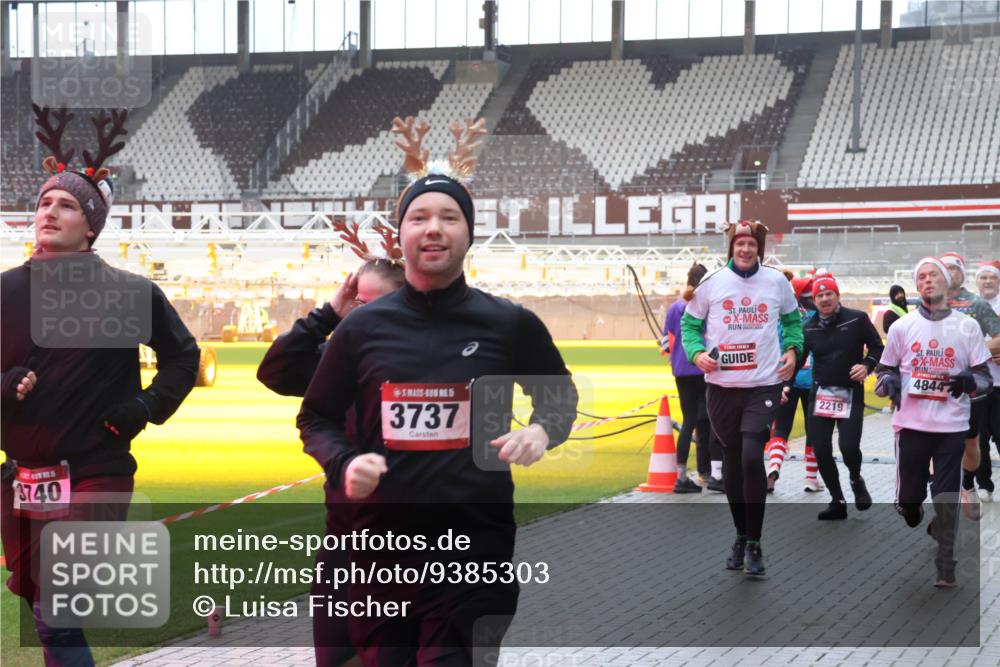 07.12.2025 - St. Pauli X-Mass-Run No. 15 Luisa Fischer http://msf.ph/oto/9385303 07.12.2025 11:34:23 Ziel 3740, 3737, 2219, 48447, 62, 72, 85, 94, 103, 110, 229, 239, 260, 340, 354, 378, 820, 825, 864, 869, 871, 1001, 1361, 1710, 1908, 2056, 2219, 2635, 3139, 3253, 3254, 3448, 3549, 3601, 3737, 3740, 4649, 4844 meine-sportfotos.de