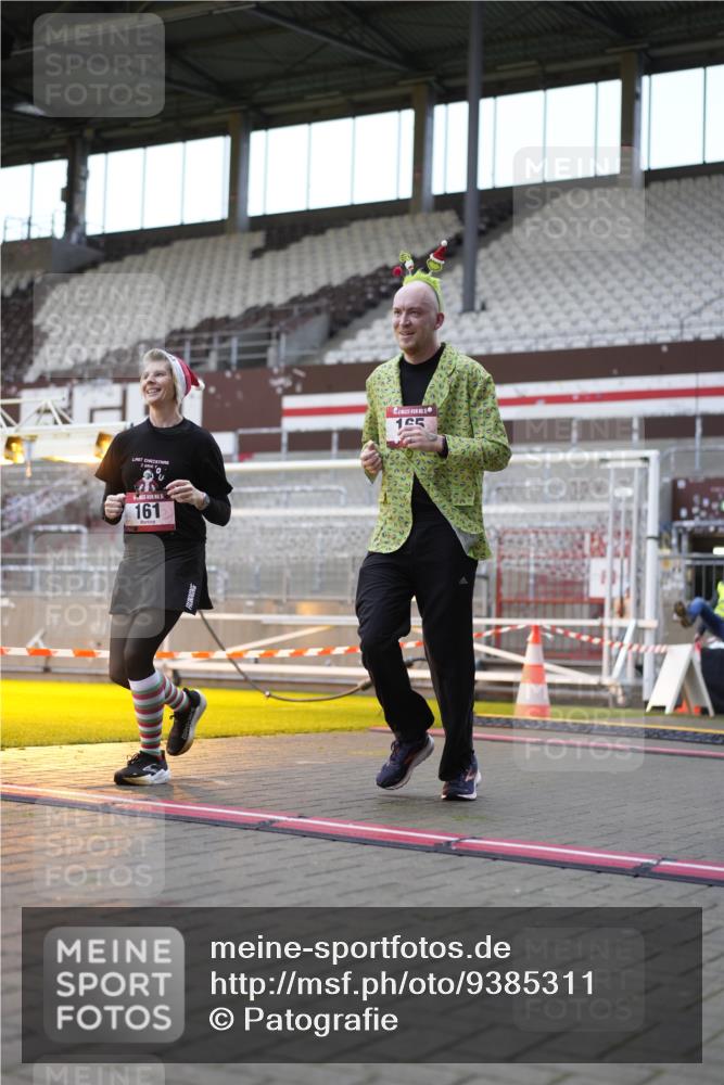 07.12.2025 - St. Pauli X-Mass-Run No. 15 Patografie http://msf.ph/oto/9385311 07.12.2025 10:29:01 Ziel 161, 165, 1308, 1330, 2874, 3299, 3669, 3938, 3942, 4073, 4265, 4291 meine-sportfotos.de