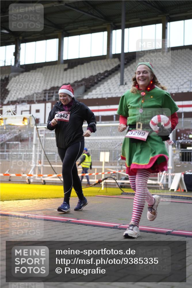 07.12.2025 - St. Pauli X-Mass-Run No. 15 Patografie http://msf.ph/oto/9385335 07.12.2025 10:29:05 Ziel 161, 165, 1308, 1330, 2874, 3299, 3669, 3938, 3942, 4073 meine-sportfotos.de