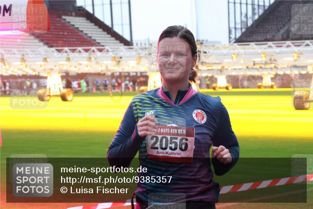 07.12.2025 - St. Pauli X-Mass-Run No. 15 Luisa Fischer http://msf.ph/oto/9385357 07.12.2025 11:34:43 Ziel 15, 2056, 1910, 704, 782, 820, 825, 864, 869, 871, 1001, 1710, 1908, 2056, 2219, 2277, 2280, 2635, 2809, 3139, 3387, 3448, 3549, 4844 meine-sportfotos.de