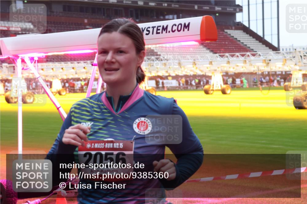 07.12.2025 - St. Pauli X-Mass-Run No. 15 Luisa Fischer http://msf.ph/oto/9385360 07.12.2025 11:34:44 Ziel 15, 2056, 1910, 704, 782, 820, 825, 864, 869, 871, 1001, 1710, 1908, 2056, 2219, 2277, 2280, 2635, 2809, 3139, 3387, 3448, 3549, 4844 meine-sportfotos.de