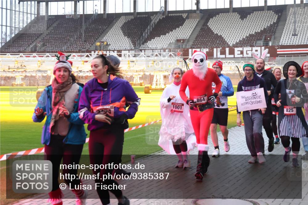 07.12.2025 - St. Pauli X-Mass-Run No. 15 Luisa Fischer http://msf.ph/oto/9385387 07.12.2025 11:34:51 Ziel 1001, 3374, 864, 825, 704, 782, 820, 825, 864, 869, 871, 1001, 1710, 1908, 2277, 2280, 2456, 2458, 2635, 2704, 2706, 2809, 3139, 3387, 3448, 3549 meine-sportfotos.de