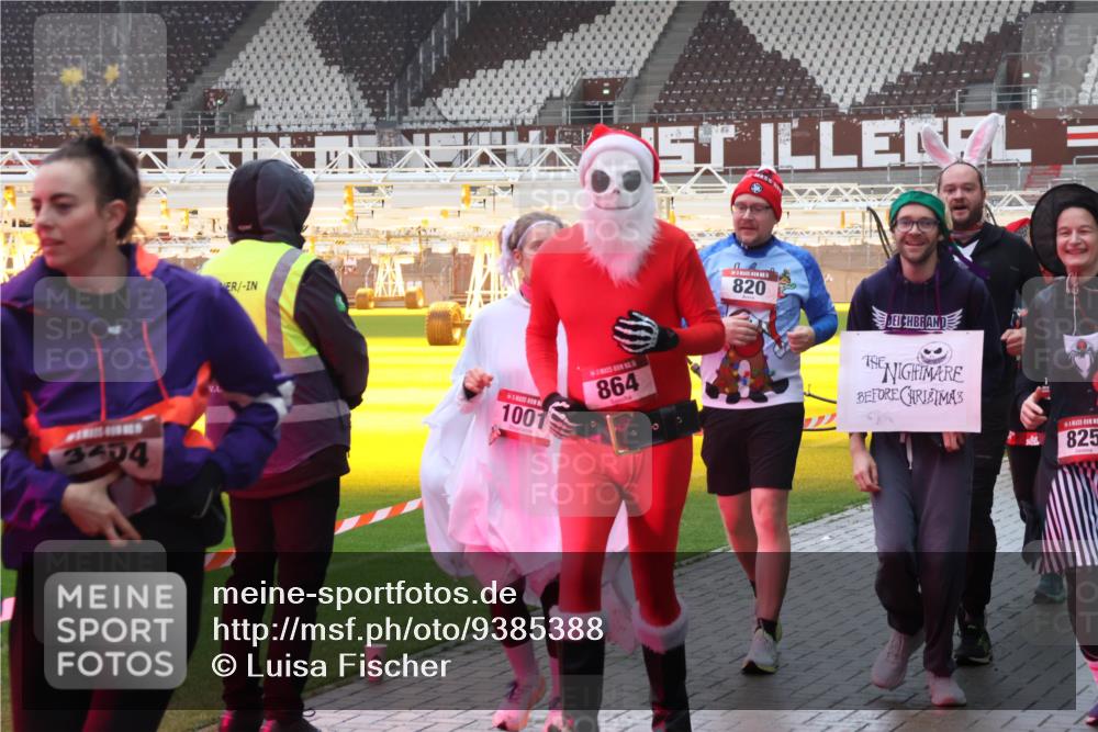 07.12.2025 - St. Pauli X-Mass-Run No. 15 Luisa Fischer http://msf.ph/oto/9385388 07.12.2025 11:34:51 Ziel 3304, 1001, 864, 820, 825, 704, 782, 820, 825, 864, 869, 871, 1001, 1710, 1908, 2277, 2280, 2456, 2458, 2635, 2704, 2706, 2809, 3139, 3387, 3448, 3549 meine-sportfotos.de