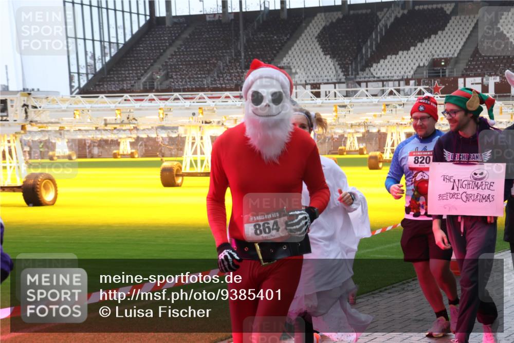 07.12.2025 - St. Pauli X-Mass-Run No. 15 Luisa Fischer http://msf.ph/oto/9385401 07.12.2025 11:34:53 Ziel 5, 864, 15, 820, 704, 782, 820, 825, 864, 869, 871, 1001, 1710, 1908, 2277, 2280, 2456, 2458, 2635, 2704, 2706, 2809, 3139, 3387, 3448, 3549 meine-sportfotos.de