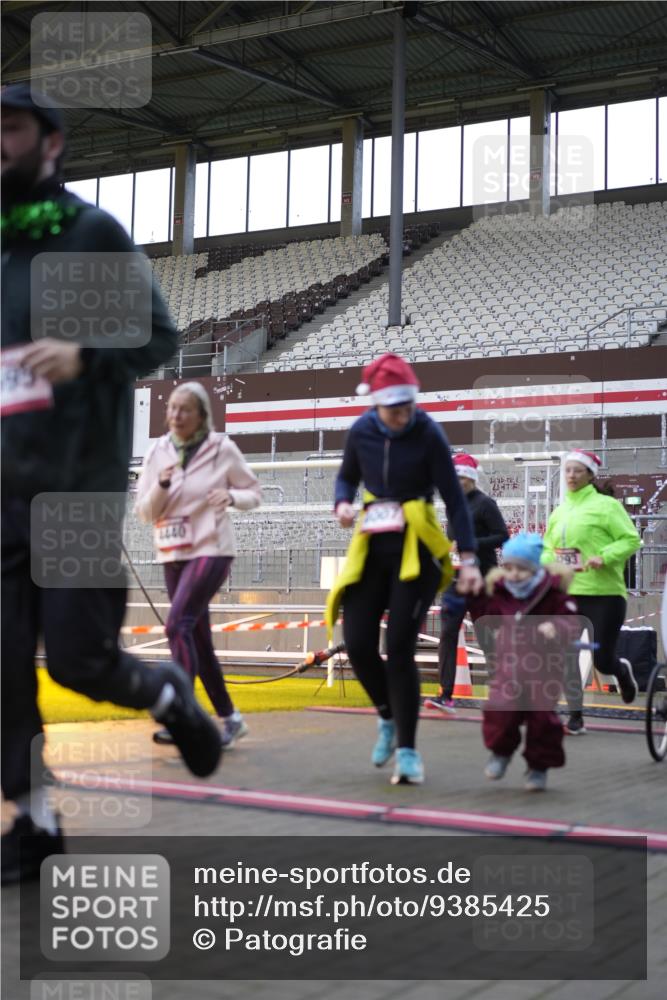 07.12.2025 - St. Pauli X-Mass-Run No. 15 Patografie http://msf.ph/oto/9385425 07.12.2025 10:29:24 Ziel 450, 458, 1039, 1373, 1548, 1550, 1677, 1842, 2001, 3080, 3115, 3470, 4007, 4009, 4126, 4264, 4266, 4293, 4296, 4440, 4531, 4695 meine-sportfotos.de