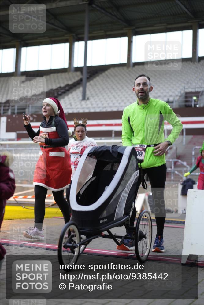 07.12.2025 - St. Pauli X-Mass-Run No. 15 Patografie http://msf.ph/oto/9385442 07.12.2025 10:29:26 Ziel 450, 458, 1039, 1198, 1204, 1209, 1373, 1548, 1550, 1677, 1842, 2001, 3080, 3115, 3468, 3469, 3470, 4007, 4009, 4126, 4264, 4266, 4293, 4296, 4440, 4531, 4695 meine-sportfotos.de