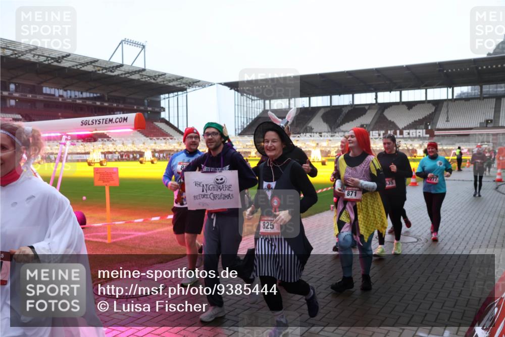 07.12.2025 - St. Pauli X-Mass-Run No. 15 Luisa Fischer http://msf.ph/oto/9385444 07.12.2025 11:34:55 Ziel 15, 825, 1, 871, 635, 704, 782, 820, 825, 864, 869, 871, 1001, 1710, 1908, 2277, 2280, 2456, 2458, 2635, 2704, 2706, 2809, 3387, 3448 meine-sportfotos.de