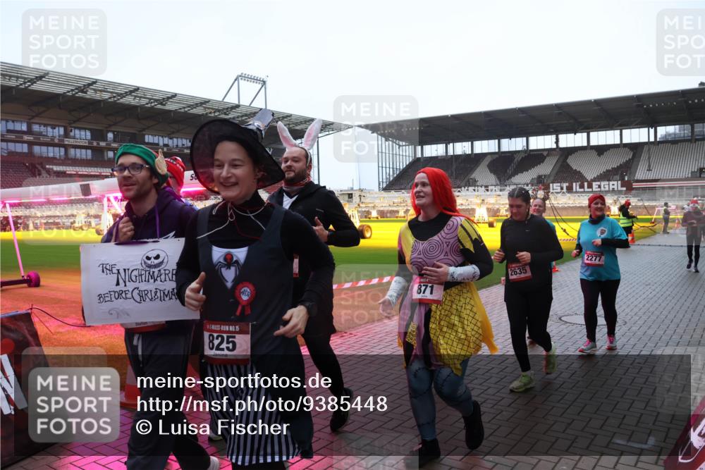 07.12.2025 - St. Pauli X-Mass-Run No. 15 Luisa Fischer http://msf.ph/oto/9385448 07.12.2025 11:34:56 Ziel 15, 825, 871, 2635, 2277, 704, 782, 820, 825, 864, 869, 871, 1001, 1710, 1908, 2277, 2280, 2456, 2458, 2635, 2704, 2706, 2809, 3387, 3448 meine-sportfotos.de