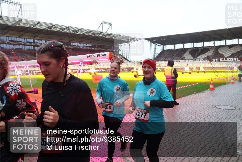 07.12.2025 - St. Pauli X-Mass-Run No. 15 Luisa Fischer http://msf.ph/oto/9385452 07.12.2025 11:34:59 Ziel 15, 2635, 280, 15, 2277, 704, 782, 820, 825, 864, 869, 871, 1001, 1710, 1908, 2277, 2280, 2456, 2458, 2635, 2704, 2706, 2809, 3387, 3448 meine-sportfotos.de