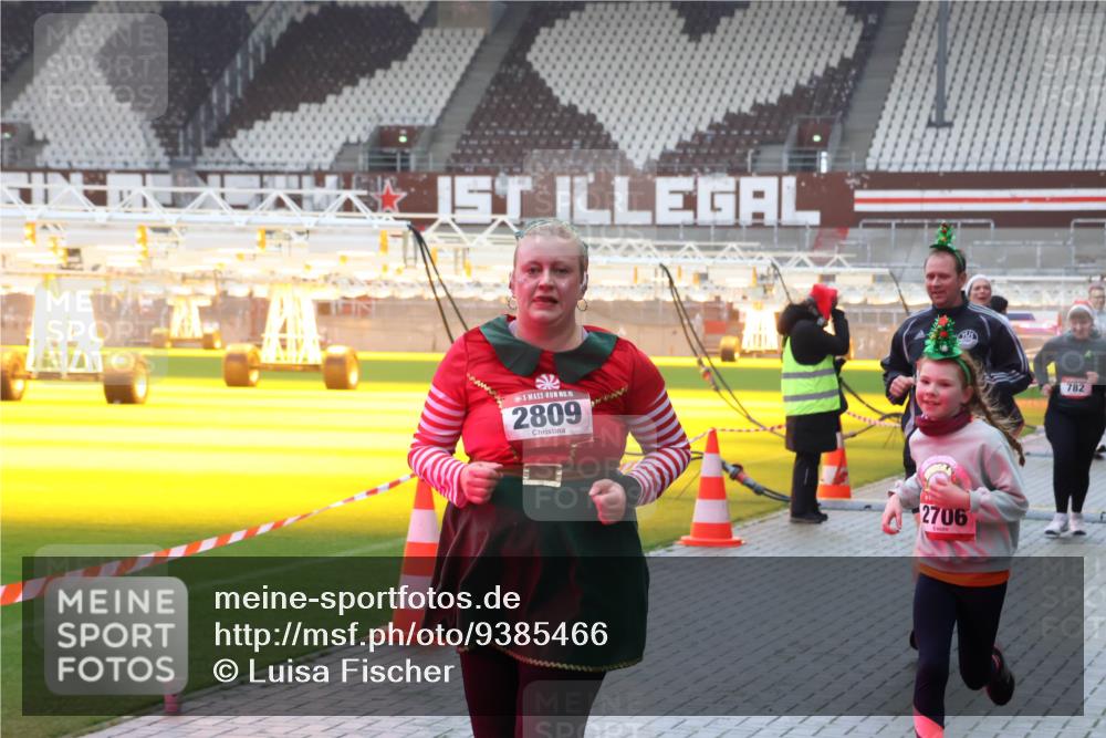 07.12.2025 - St. Pauli X-Mass-Run No. 15 Luisa Fischer http://msf.ph/oto/9385466 07.12.2025 11:35:06 Ziel 15, 2809, 2706, 782, 316, 704, 782, 820, 825, 864, 869, 871, 1001, 1710, 1908, 2277, 2280, 2413, 2456, 2458, 2635, 2704, 2706, 2809, 3387 meine-sportfotos.de
