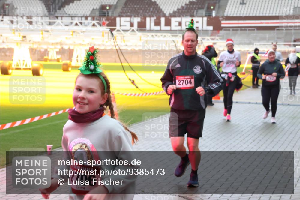 07.12.2025 - St. Pauli X-Mass-Run No. 15 Luisa Fischer http://msf.ph/oto/9385473 07.12.2025 11:35:08 Ziel 15, 2706, 2704, 316, 704, 782, 820, 864, 869, 871, 1001, 1908, 2277, 2280, 2413, 2456, 2458, 2635, 2704, 2706, 2809, 3005, 3387 meine-sportfotos.de
