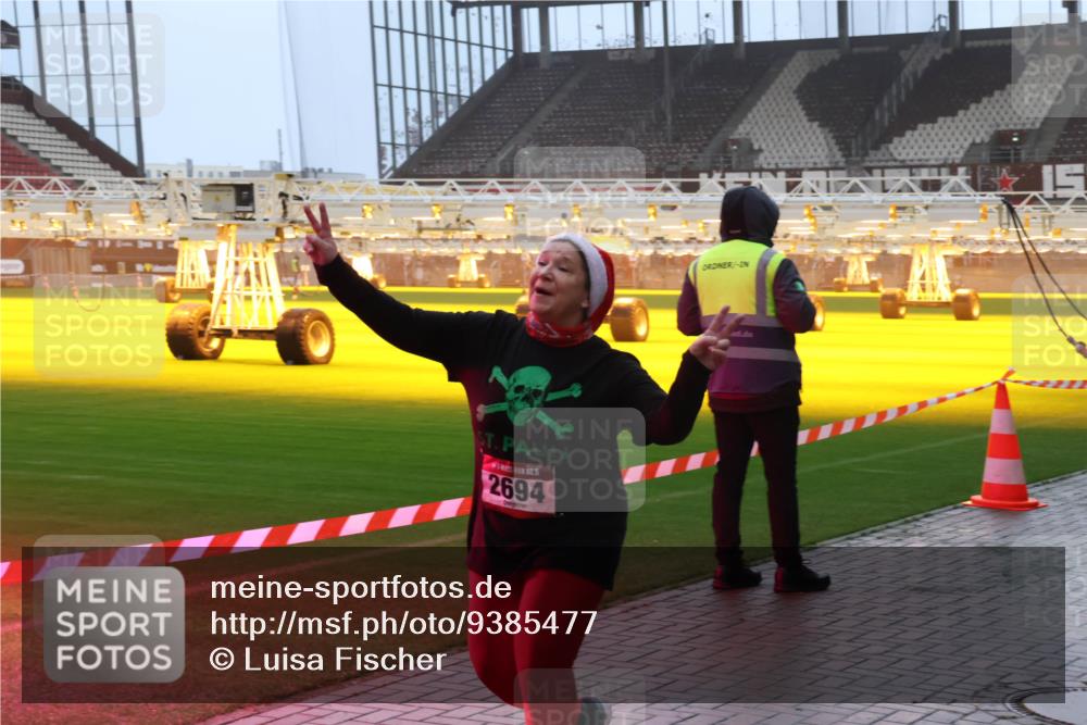 07.12.2025 - St. Pauli X-Mass-Run No. 15 Luisa Fischer http://msf.ph/oto/9385477 07.12.2025 10:17:42 Ziel 2694, 257, 268, 1161, 1620, 1762, 1989, 1997, 2688, 2694, 2725, 2952, 3229, 3522, 3633, 3874, 3987, 4114, 4127, 4339, 4356, 4359, 4764, 4769 meine-sportfotos.de