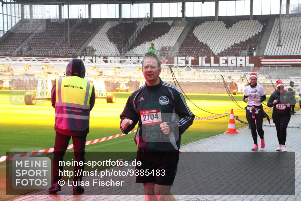 07.12.2025 - St. Pauli X-Mass-Run No. 15 Luisa Fischer http://msf.ph/oto/9385483 07.12.2025 11:35:09 Ziel 15, 2704, 782, 316, 704, 782, 820, 869, 871, 1908, 2277, 2280, 2413, 2456, 2458, 2635, 2704, 2706, 2809, 3005, 3387 meine-sportfotos.de