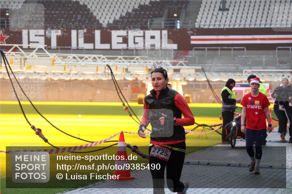 07.12.2025 - St. Pauli X-Mass-Run No. 15 Luisa Fischer http://msf.ph/oto/9385490 07.12.2025 10:17:49 Ziel 15, 2725, 257, 268, 1161, 1162, 1620, 1762, 2688, 2694, 2725, 2952, 3229, 3522, 3874, 3987, 4114, 4127, 4339, 4764 meine-sportfotos.de