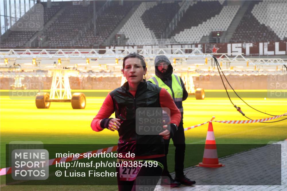 07.12.2025 - St. Pauli X-Mass-Run No. 15 Luisa Fischer http://msf.ph/oto/9385499 07.12.2025 10:17:51 Ziel 15, 272, 6709, 257, 268, 1161, 1162, 1762, 2688, 2694, 2725, 2952, 3229, 3522, 3874, 3987, 4114, 4127, 4339, 4764 meine-sportfotos.de