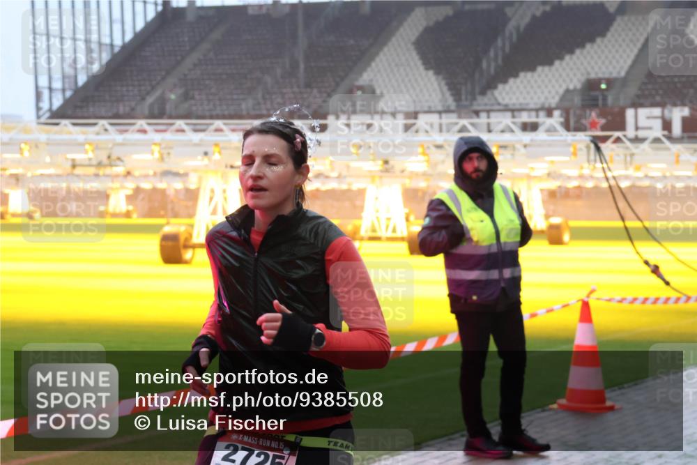 07.12.2025 - St. Pauli X-Mass-Run No. 15 Luisa Fischer http://msf.ph/oto/9385508 07.12.2025 10:17:51 Ziel 15, 272, 1, 257, 268, 1161, 1162, 1762, 2688, 2694, 2725, 2952, 3229, 3522, 3874, 3987, 4114, 4127, 4339, 4764 meine-sportfotos.de