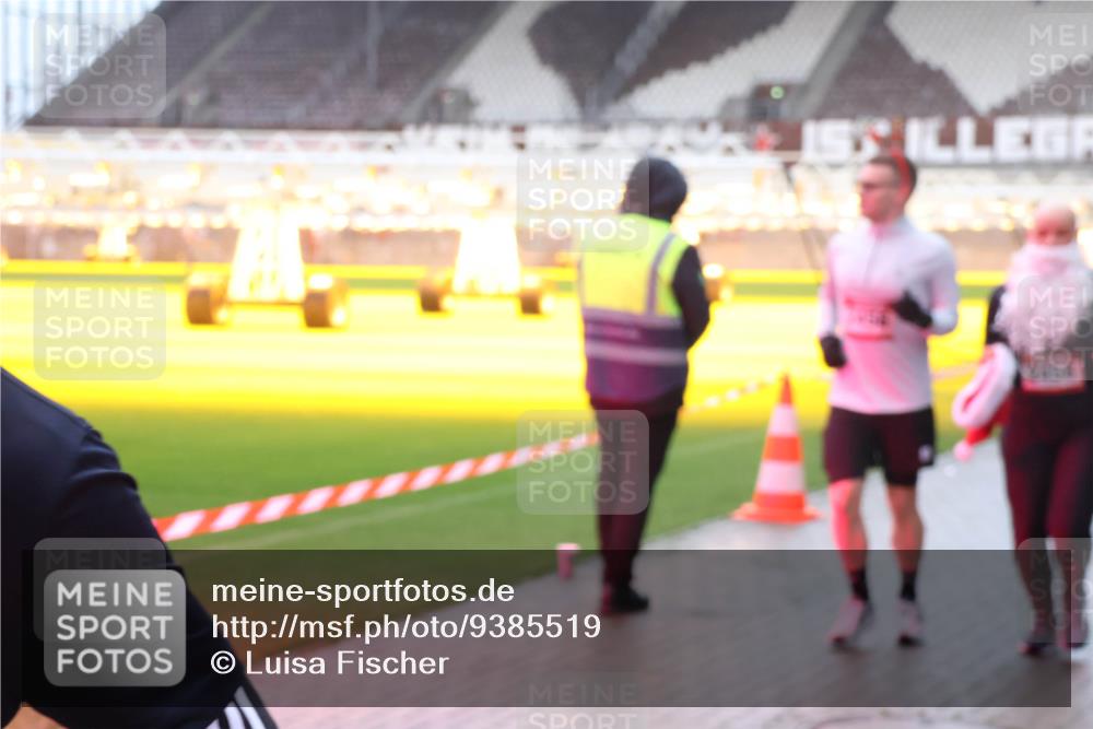 07.12.2025 - St. Pauli X-Mass-Run No. 15 Luisa Fischer http://msf.ph/oto/9385519 07.12.2025 11:35:17 Ziel 316, 704, 782, 2413, 2456, 2458, 2481, 2704, 2706, 2809, 3005, 3387 meine-sportfotos.de