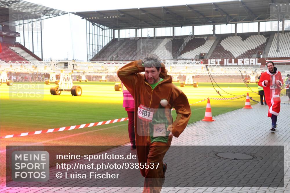 07.12.2025 - St. Pauli X-Mass-Run No. 15 Luisa Fischer http://msf.ph/oto/9385537 07.12.2025 11:35:31 Ziel 5, 2481, 2150, 240, 316, 2150, 2413, 2456, 2458, 2481, 2704, 2706, 3005, 3148, 3149, 4408 meine-sportfotos.de