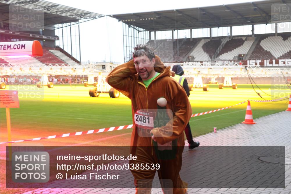 07.12.2025 - St. Pauli X-Mass-Run No. 15 Luisa Fischer http://msf.ph/oto/9385539 07.12.2025 11:35:31 Ziel 15, 2481, 240, 316, 2150, 2413, 2456, 2458, 2481, 2704, 2706, 3005, 3148, 3149, 4408 meine-sportfotos.de
