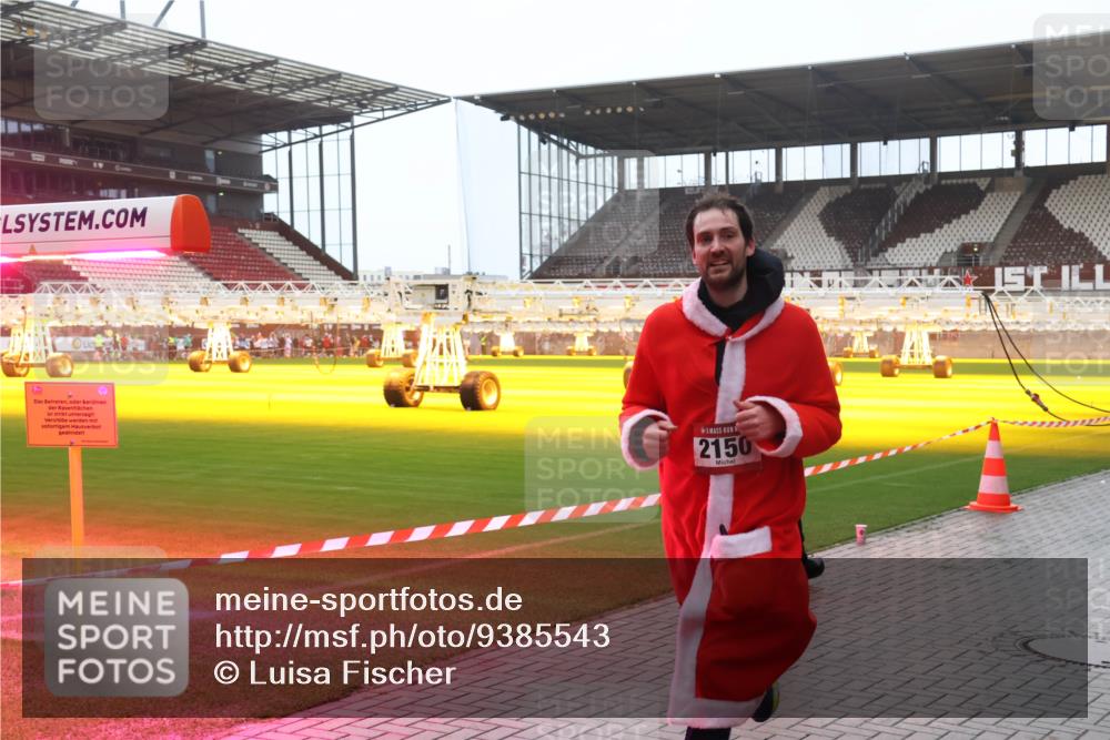 07.12.2025 - St. Pauli X-Mass-Run No. 15 Luisa Fischer http://msf.ph/oto/9385543 07.12.2025 11:35:33 Ziel 0, 2150, 240, 316, 2150, 2413, 2456, 2458, 2481, 2704, 2706, 3005, 3148, 3149, 4408 meine-sportfotos.de