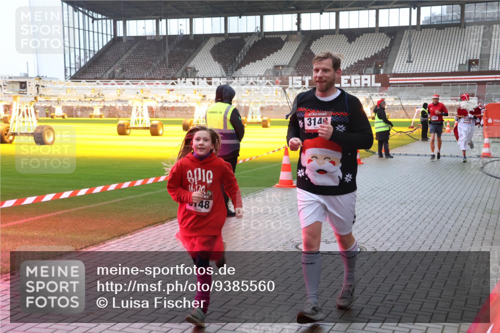 07.12.2025 - St. Pauli X-Mass-Run No. 15 Luisa Fischer http://msf.ph/oto/9385560 07.12.2025 11:35:38 Ziel 100, 15, 48, 3149, 240, 240, 316, 527, 535, 2150, 2413, 2481, 2660, 2704, 2706, 3005, 3148, 3149, 4408 meine-sportfotos.de