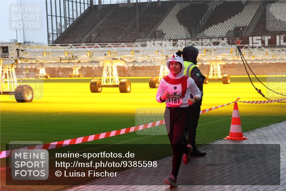 07.12.2025 - St. Pauli X-Mass-Run No. 15 Luisa Fischer http://msf.ph/oto/9385598 07.12.2025 10:18:00 Ziel 15, 1161, 257, 268, 1161, 1162, 1963, 2663, 2688, 2725, 2952, 3229, 3522, 3804, 3874, 3987, 4114, 4127, 4227, 4339, 4764 meine-sportfotos.de