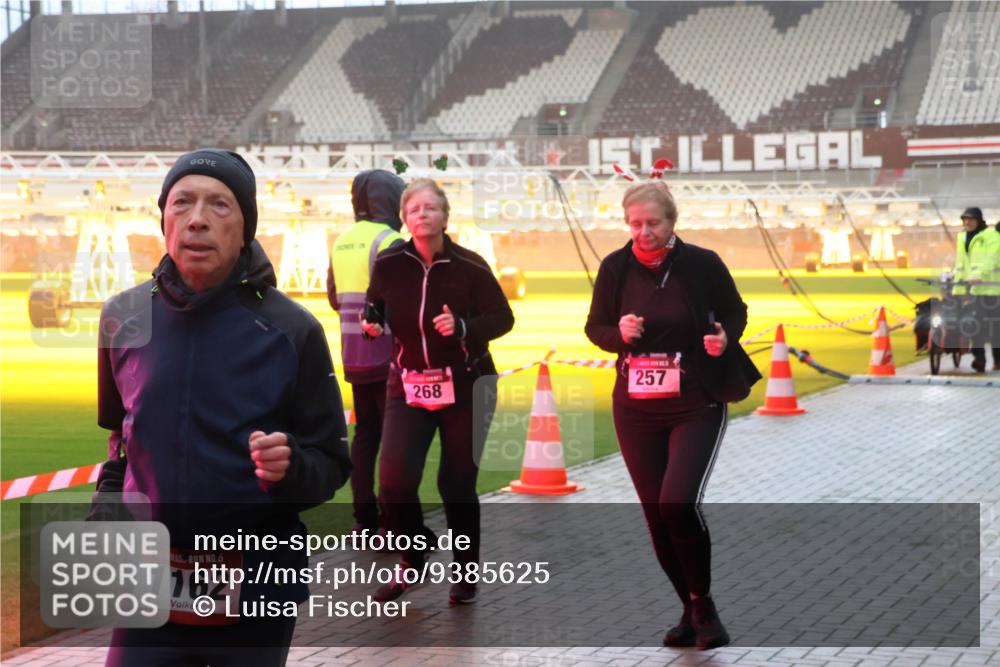 07.12.2025 - St. Pauli X-Mass-Run No. 15 Luisa Fischer http://msf.ph/oto/9385625 07.12.2025 10:18:03 Ziel 6, 1162, 257, 268, 257, 268, 1161, 1162, 1963, 2663, 2688, 2725, 2952, 3522, 3804, 3874, 4114, 4127, 4227, 4339, 4764 meine-sportfotos.de