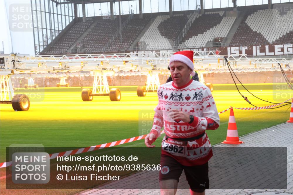 07.12.2025 - St. Pauli X-Mass-Run No. 15 Luisa Fischer http://msf.ph/oto/9385636 07.12.2025 11:36:03 Ziel 15, 2962, 240, 527, 535, 1960, 1962, 2150, 2660, 2902, 2962, 3148, 3149, 3967, 4408, 4816, 4823, 4843 meine-sportfotos.de