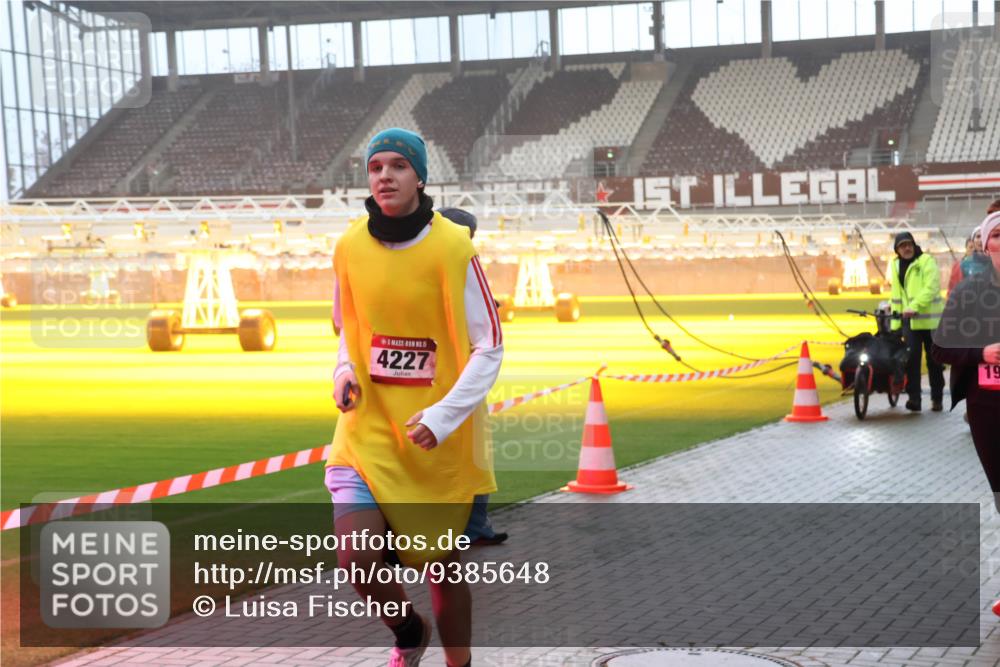 07.12.2025 - St. Pauli X-Mass-Run No. 15 Luisa Fischer http://msf.ph/oto/9385648 07.12.2025 10:18:07 Ziel 5, 4227, 19, 257, 268, 1161, 1162, 1963, 2663, 2688, 2725, 2952, 3804, 3874, 4114, 4127, 4227, 4339, 4764 meine-sportfotos.de
