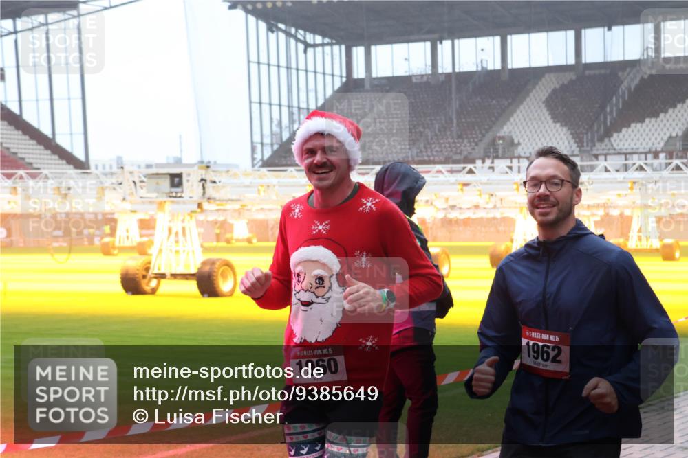 07.12.2025 - St. Pauli X-Mass-Run No. 15 Luisa Fischer http://msf.ph/oto/9385649 07.12.2025 11:36:11 Ziel 15, 1960, 15, 1962, 240, 311, 527, 535, 728, 1960, 1962, 2660, 2902, 2962, 3109, 3967, 4408, 4816, 4823, 4843 meine-sportfotos.de