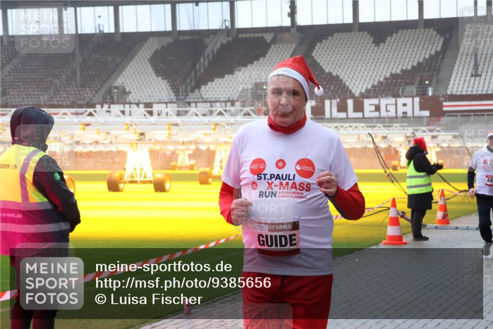 07.12.2025 - St. Pauli X-Mass-Run No. 15 Luisa Fischer http://msf.ph/oto/9385656 07.12.2025 11:36:15 Ziel 15, 14, 48, 311, 527, 535, 728, 1960, 1962, 2316, 2660, 2902, 2962, 3109, 3967, 4408, 4816, 4823, 4843 meine-sportfotos.de