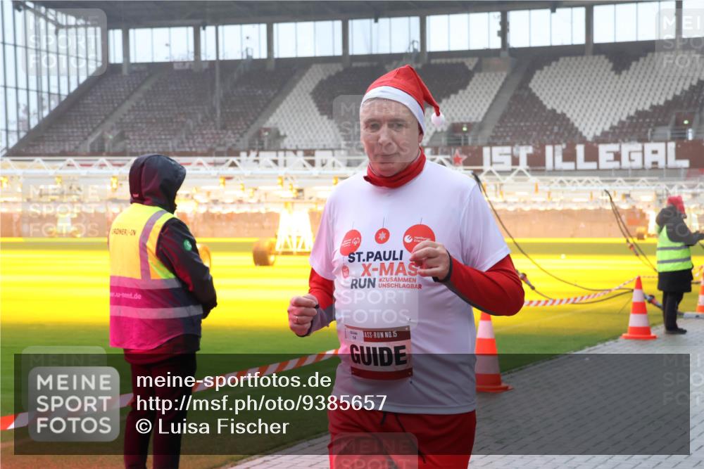 07.12.2025 - St. Pauli X-Mass-Run No. 15 Luisa Fischer http://msf.ph/oto/9385657 07.12.2025 11:36:15 Ziel 14, 15, 311, 527, 535, 728, 1960, 1962, 2316, 2660, 2902, 2962, 3109, 3967, 4408, 4816, 4823, 4843 meine-sportfotos.de