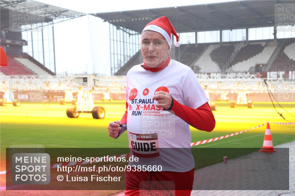07.12.2025 - St. Pauli X-Mass-Run No. 15 Luisa Fischer http://msf.ph/oto/9385660 07.12.2025 11:36:16 Ziel 15, 311, 527, 535, 728, 1960, 1962, 2183, 2310, 2316, 2660, 2902, 2962, 3109, 3614, 3653, 3967, 4408, 4816, 4823, 4843 meine-sportfotos.de