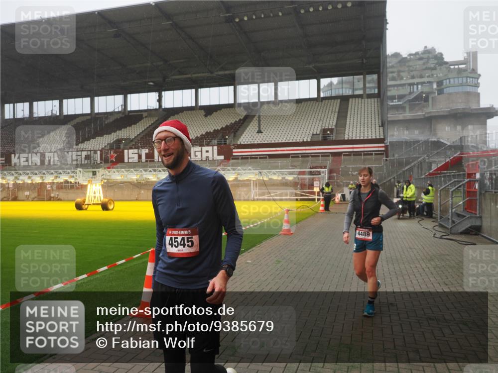 07.12.2025 - St. Pauli X-Mass-Run No. 15 Fabian Wolf http://msf.ph/oto/9385679 07.12.2025 10:14:22 Ziel 174, 352, 1158, 3243, 4489, 4545 meine-sportfotos.de