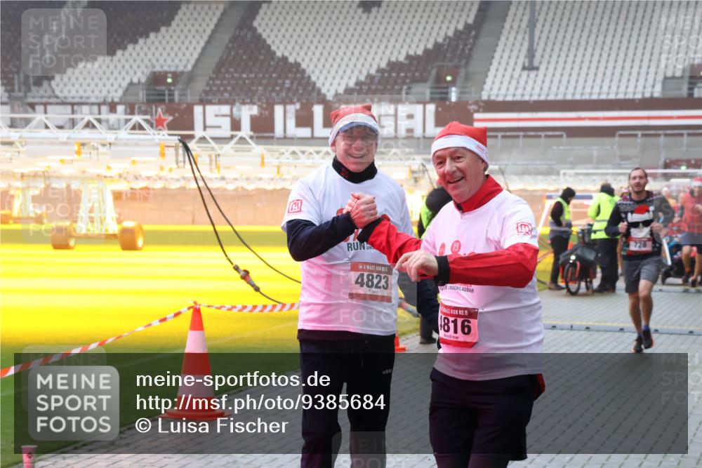 07.12.2025 - St. Pauli X-Mass-Run No. 15 Luisa Fischer http://msf.ph/oto/9385684 07.12.2025 11:36:20 Ziel 4823, 816, 311, 527, 535, 728, 1792, 1960, 1962, 2183, 2310, 2316, 2660, 2902, 2907, 2962, 3109, 3610, 3612, 3614, 3653, 3967, 4816, 4823, 4843 meine-sportfotos.de