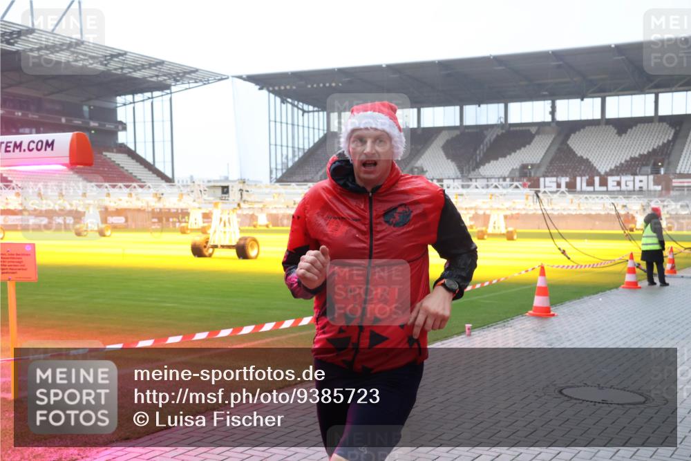 07.12.2025 - St. Pauli X-Mass-Run No. 15 Luisa Fischer http://msf.ph/oto/9385723 07.12.2025 11:36:28 Ziel 3, 15, 364, 311, 728, 1753, 1792, 1960, 1962, 2183, 2310, 2316, 2902, 2907, 2962, 3109, 3610, 3612, 3614, 3653, 3967, 4816, 4823, 4843 meine-sportfotos.de