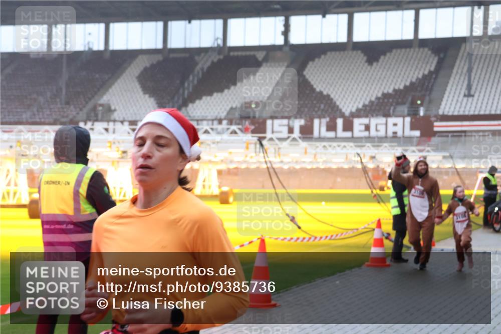 07.12.2025 - St. Pauli X-Mass-Run No. 15 Luisa Fischer http://msf.ph/oto/9385736 07.12.2025 11:36:33 Ziel 311, 728, 1753, 1792, 1960, 1962, 2183, 2310, 2316, 2902, 2907, 2962, 3109, 3610, 3612, 3614, 3653, 3826, 4816, 4823, 4843 meine-sportfotos.de