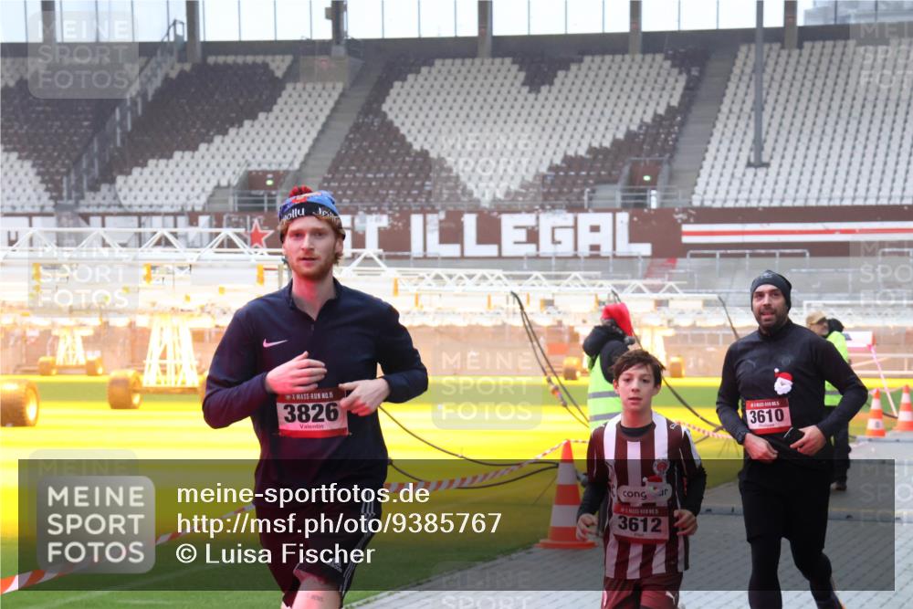 07.12.2025 - St. Pauli X-Mass-Run No. 15 Luisa Fischer http://msf.ph/oto/9385767 07.12.2025 11:36:41 Ziel 15, 3826, 15, 3612, 3610, 311, 728, 1753, 1792, 1960, 1962, 2183, 2310, 2316, 2907, 3109, 3610, 3612, 3614, 3653, 3826, 4628, 4816, 4823 meine-sportfotos.de