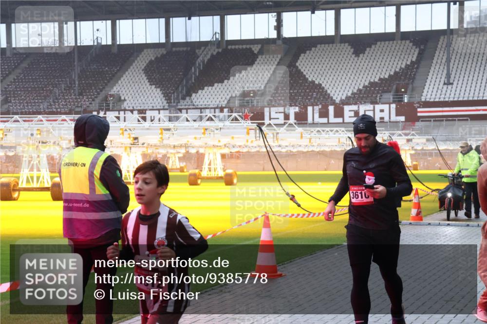 07.12.2025 - St. Pauli X-Mass-Run No. 15 Luisa Fischer http://msf.ph/oto/9385778 07.12.2025 11:36:43 Ziel 3612, 3610, 311, 728, 1753, 1792, 2183, 2310, 2316, 2907, 3109, 3610, 3612, 3614, 3653, 3826, 4628 meine-sportfotos.de