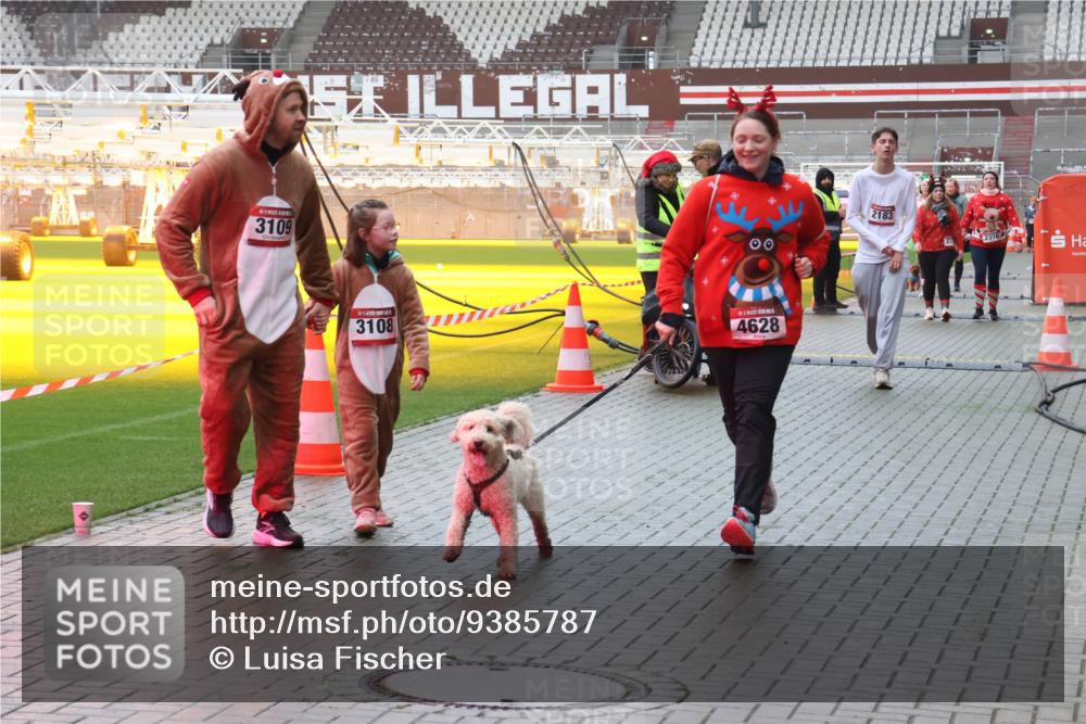 07.12.2025 - St. Pauli X-Mass-Run No. 15 Luisa Fischer http://msf.ph/oto/9385787 07.12.2025 11:36:53 Ziel 3109, 3108, 4628, 2183, 2316, 311, 728, 1753, 1792, 2183, 2310, 2316, 2907, 3109, 3610, 3612, 3614, 3653, 3826, 4628 meine-sportfotos.de