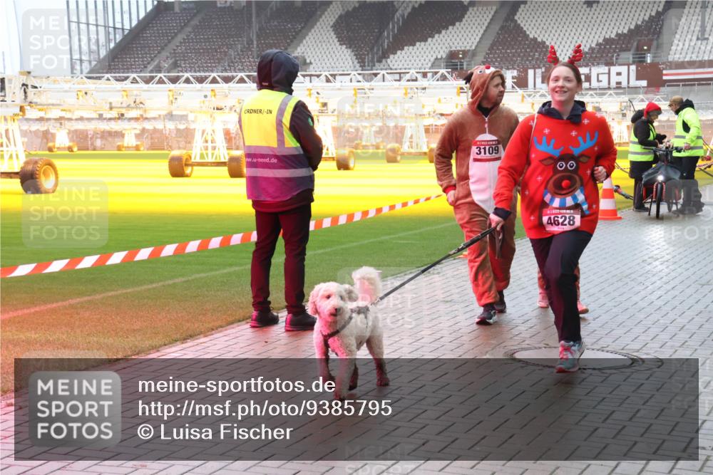 07.12.2025 - St. Pauli X-Mass-Run No. 15 Luisa Fischer http://msf.ph/oto/9385795 07.12.2025 11:36:54 Ziel 3109, 15, 4628, 311, 728, 1753, 1792, 2183, 2310, 2316, 2907, 3610, 3612, 3614, 3653, 3826, 4628 meine-sportfotos.de