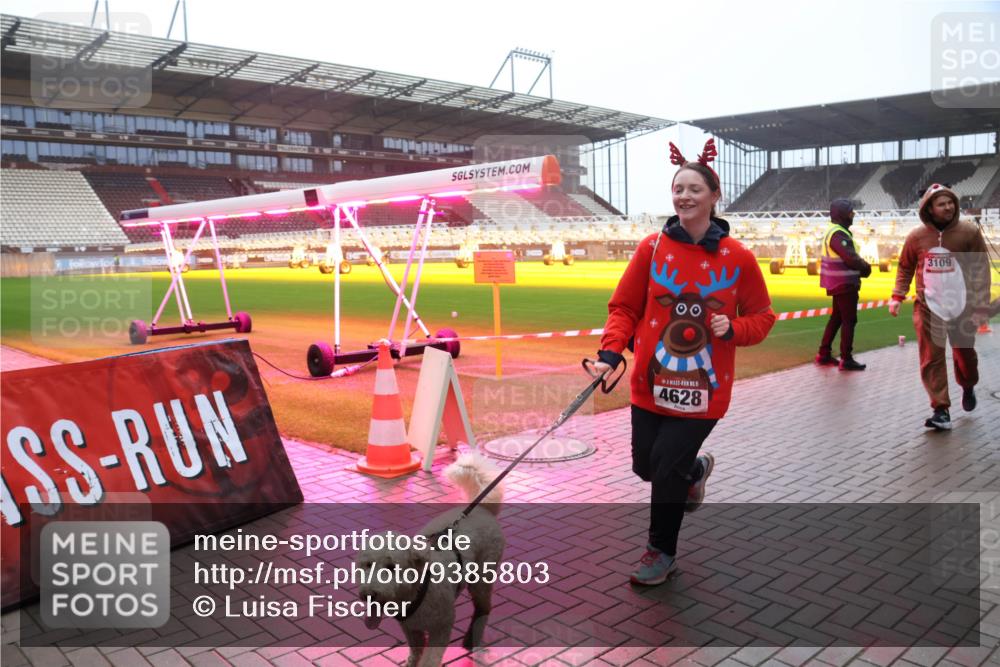 07.12.2025 - St. Pauli X-Mass-Run No. 15 Luisa Fischer http://msf.ph/oto/9385803 07.12.2025 11:36:56 Ziel 00, 4628, 3109, 311, 728, 1753, 1792, 2183, 2310, 2316, 2907, 3610, 3612, 3614, 3653, 3826, 4628 meine-sportfotos.de