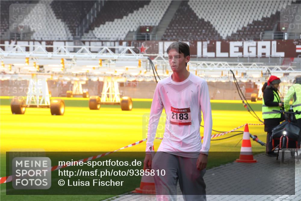 07.12.2025 - St. Pauli X-Mass-Run No. 15 Luisa Fischer http://msf.ph/oto/9385810 07.12.2025 11:37:02 Ziel 15, 2183, 1588, 1590, 1753, 1792, 2004, 2183, 2310, 2316, 2405, 2517, 2907, 2917, 3610, 3612, 3614, 3653, 3826, 4628 meine-sportfotos.de
