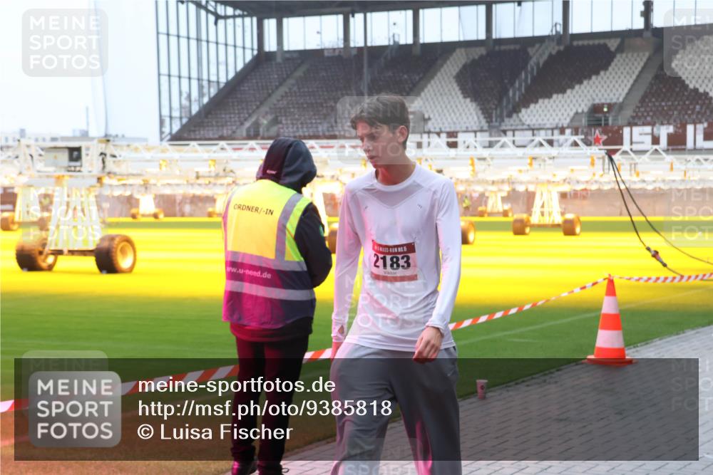 07.12.2025 - St. Pauli X-Mass-Run No. 15 Luisa Fischer http://msf.ph/oto/9385818 07.12.2025 11:37:04 Ziel 2183, 1588, 1590, 1753, 1792, 2004, 2102, 2183, 2310, 2405, 2517, 2907, 2917, 3610, 3612, 3614, 3653, 3826, 4628 meine-sportfotos.de