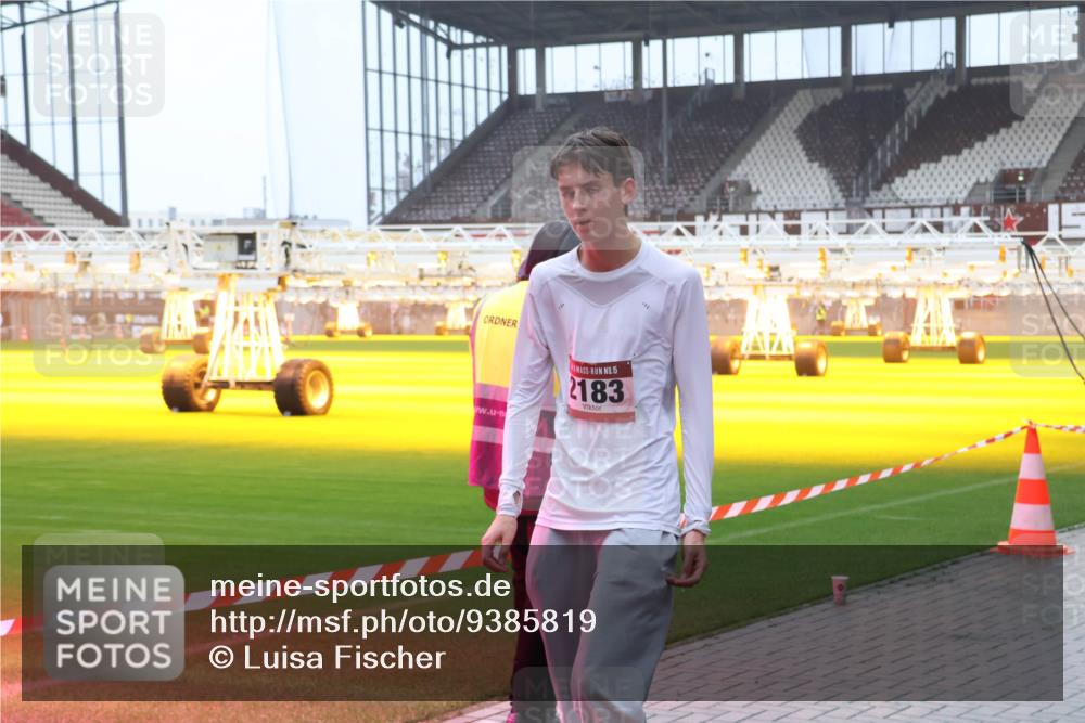 07.12.2025 - St. Pauli X-Mass-Run No. 15 Luisa Fischer http://msf.ph/oto/9385819 07.12.2025 11:37:04 Ziel 15, 2183, 1588, 1590, 1753, 1792, 2004, 2102, 2183, 2310, 2405, 2517, 2907, 2917, 3610, 3612, 3614, 3653, 3826, 4628 meine-sportfotos.de